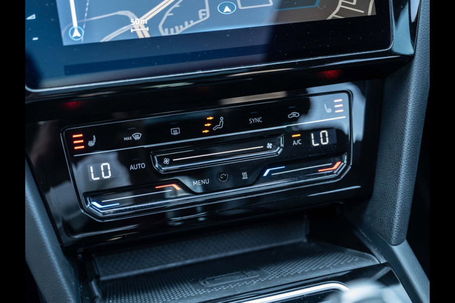 Volkswagen Passat Variant 1.4 TSI GTE | Pano | Leder | Surround View | Trekhaak | BTW