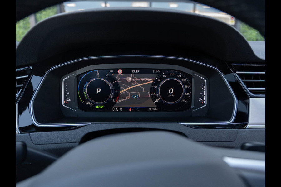 Volkswagen Passat Variant 1.4 TSI GTE | Pano | Leder | Surround View | Trekhaak | BTW