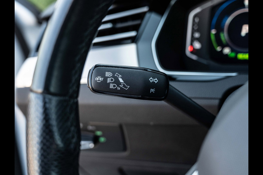 Volkswagen Passat Variant 1.4 TSI GTE | Pano | Leder | Surround View | Trekhaak | BTW