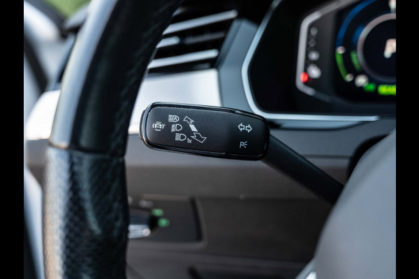 Volkswagen Passat Variant 1.4 TSI GTE | Pano | Leder | Surround View | Trekhaak | BTW