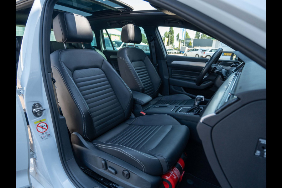 Volkswagen Passat Variant 1.4 TSI GTE | Pano | Leder | Surround View | Trekhaak | BTW