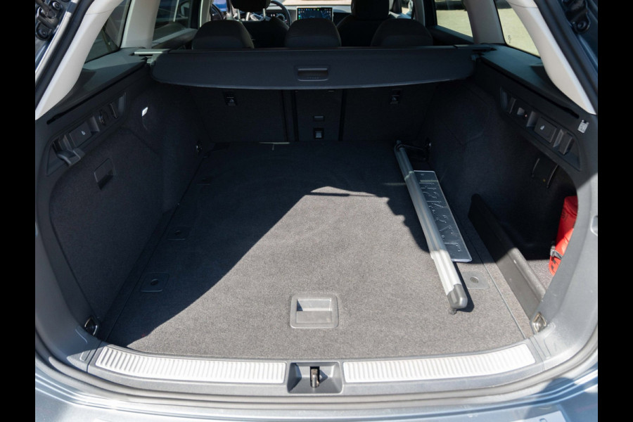 Volkswagen Passat Variant 1.5 150PK eTSI DSG | Comfort Pack | Multimedia Pack | Trekhaak | Nieuwstaat