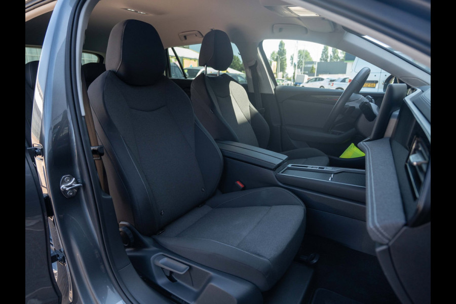 Volkswagen Passat Variant 1.5 150PK eTSI DSG | Comfort Pack | Multimedia Pack | Trekhaak | Nieuwstaat
