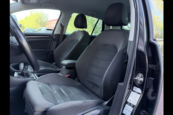 Volkswagen Golf 1.0 TSI R-Line Virtual/AppleCarPlay/Acc