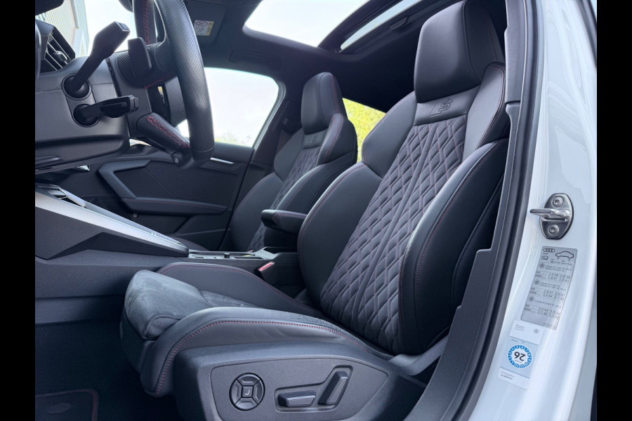Audi A3 Sportback 45 TFSI e S edition Competition B&O/Massage