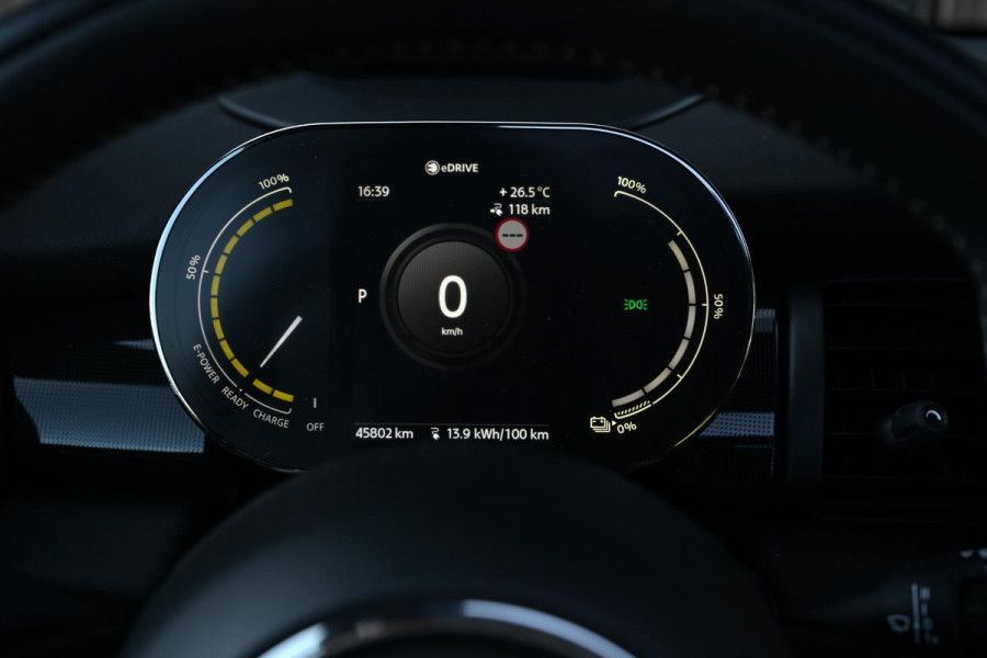 MINI Electric Yours 33 kWh | NL-Auto | Dealeronderhouden | Panoramadak | Harman/Kardon | HUD | Camera | Stoelverwarming | Keyless Entry |
