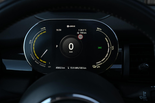 MINI Electric Yours 33 kWh | NL-Auto | Dealeronderhouden | Panoramadak | Harman/Kardon | HUD | Camera | Stoelverwarming | Keyless Entry |