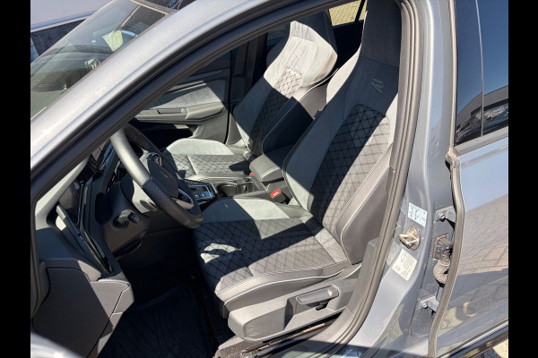 Volkswagen Golf 1.5 eTSI R-Line|IQ|Pano|ACC|Alarm|Keyless|Trekhaak