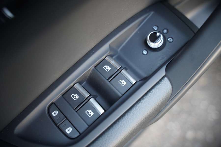 Audi Q5 50 TFSI e S edition Competition S-Line | Panoramadak | Stoelverwarming | Keyless | Matrix LED | Camera | Apple Carplay | Navigatie | Cruise Control | Ambiance Verlichting | SOH 100%