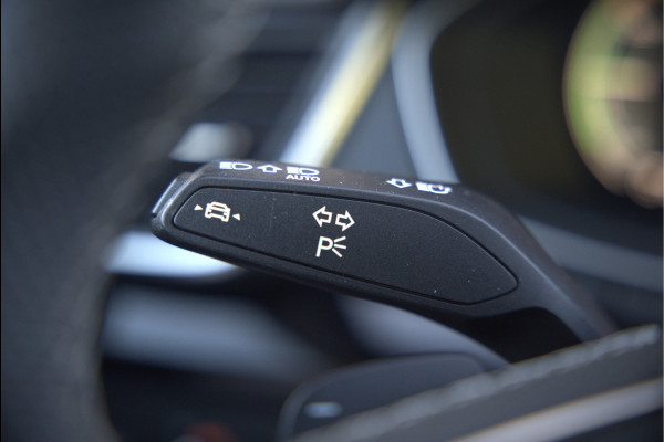 Audi Q5 50 TFSI e S edition Competition S-Line | Panoramadak | Stoelverwarming | Keyless | Matrix LED | Camera | Apple Carplay | Navigatie | Cruise Control | Ambiance Verlichting | SOH 100%