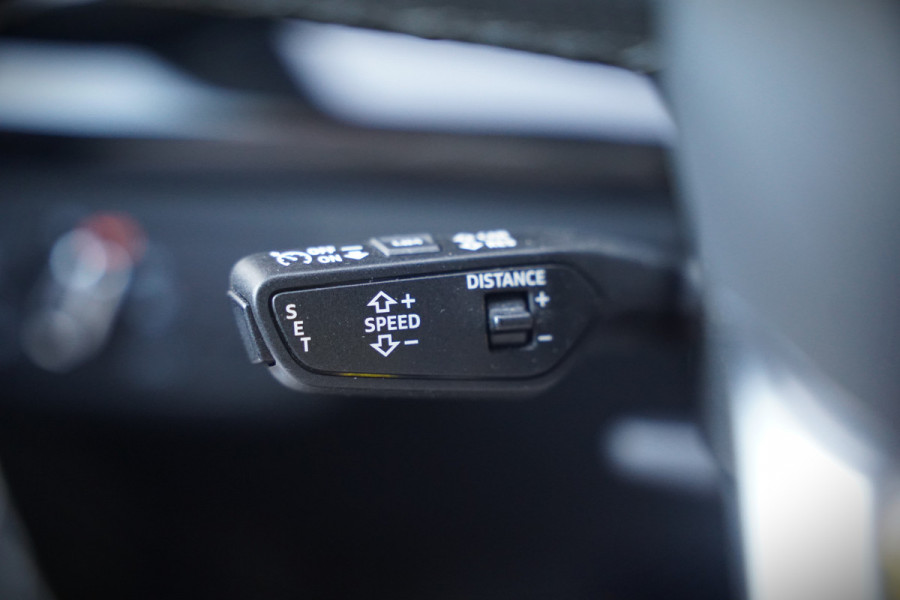 Audi Q5 50 TFSI e S edition Competition S-Line | Panoramadak | Stoelverwarming | Keyless | Matrix LED | Camera | Apple Carplay | Navigatie | Cruise Control | Ambiance Verlichting | SOH 100%