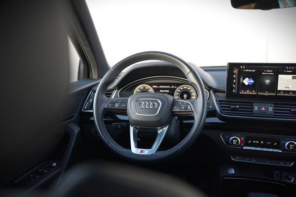 Audi Q5 50 TFSI e S edition Competition S-Line | Panoramadak | Stoelverwarming | Keyless | Matrix LED | Camera | Apple Carplay | Navigatie | Cruise Control | Ambiance Verlichting | SOH 100%