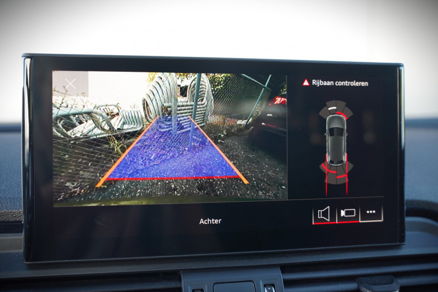 Audi Q5 50 TFSI e S edition Competition S-Line | Panoramadak | Stoelverwarming | Keyless | Matrix LED | Camera | Apple Carplay | Navigatie | Cruise Control | Ambiance Verlichting | SOH 100%