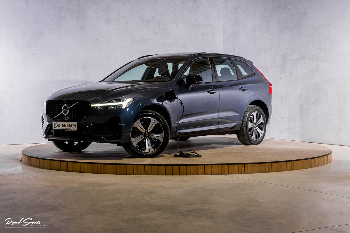 Volvo XC60 2.0 T6 Plug-in hybrid AWD Plus Dark | Panoramadak | Adaptieve cruise | Blis | Memory | Harman Kardon |