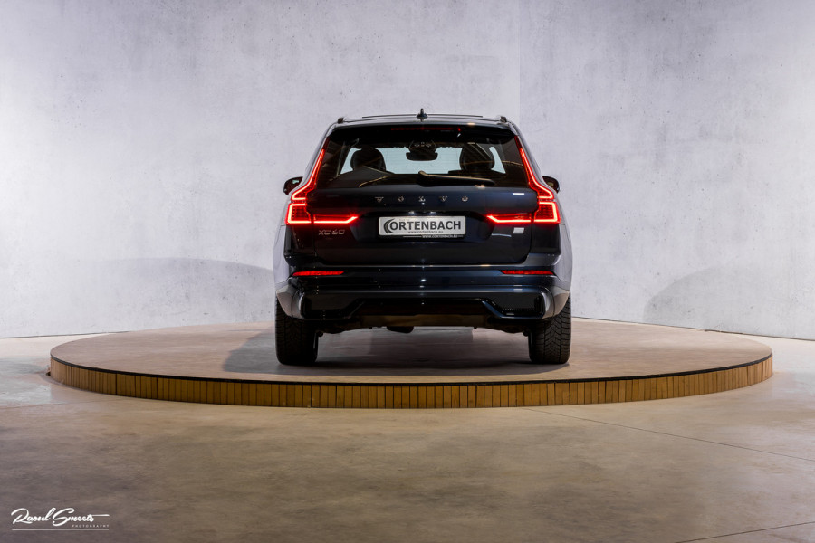 Volvo XC60 2.0 T6 Plug-in hybrid AWD Plus Dark | Panoramadak | Adaptieve cruise | Blis | Memory | Harman Kardon |