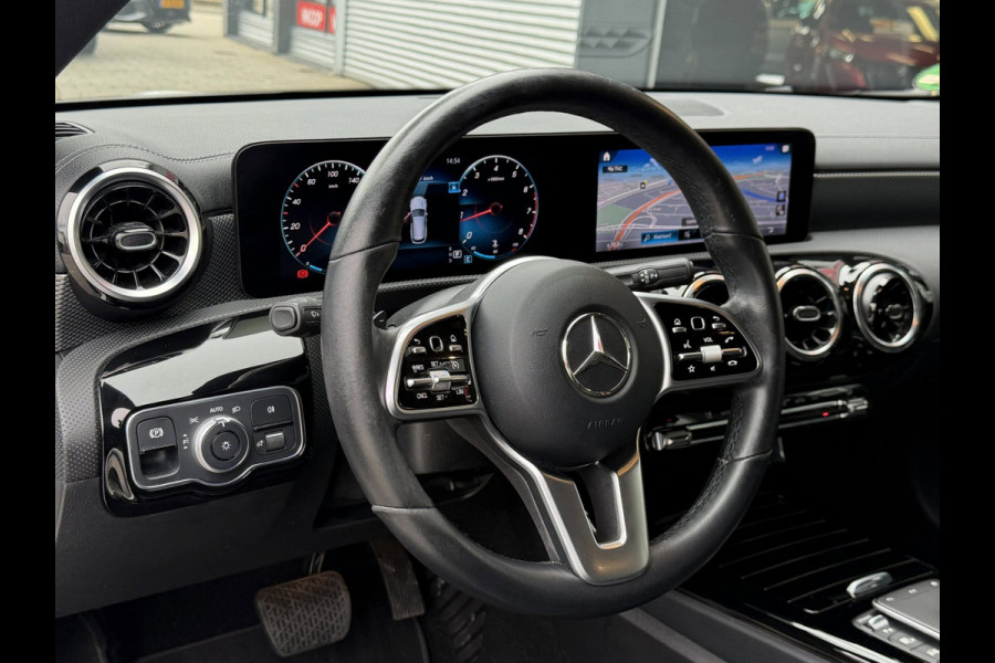 Mercedes-Benz CLA-Klasse Shooting Brake 180 Advantage Digitaal Dashboord I Navigatie / Apple CarPlay I 1/2 Leer I Dealer onderh.