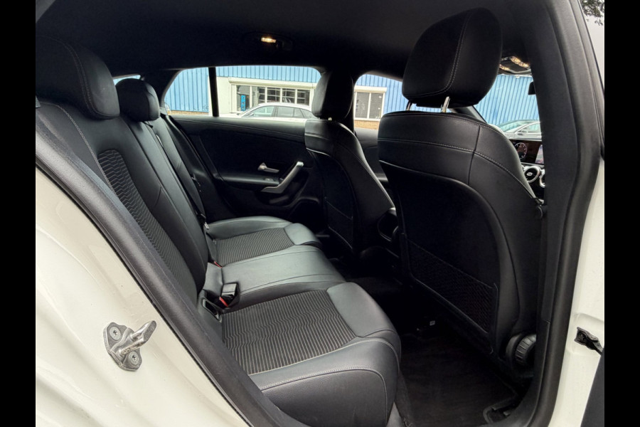 Mercedes-Benz CLA-Klasse Shooting Brake 180 Advantage Digitaal Dashboord I Navigatie / Apple CarPlay I 1/2 Leer I Dealer onderh.