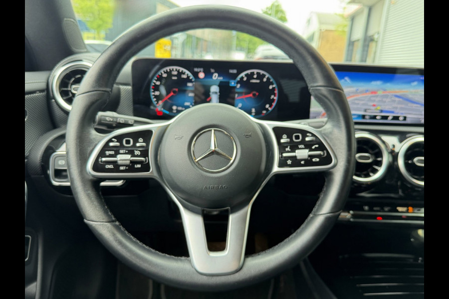 Mercedes-Benz CLA-Klasse Shooting Brake 180 Advantage Digitaal Dashboord I Navigatie / Apple CarPlay I 1/2 Leer I Dealer onderh.