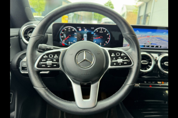 Mercedes-Benz CLA-Klasse Shooting Brake 180 Advantage Digitaal Dashboord I Navigatie / Apple CarPlay I 1/2 Leer I Dealer onderh.
