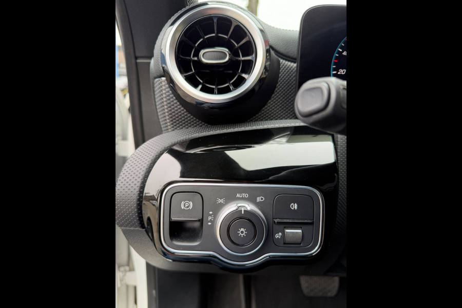 Mercedes-Benz CLA-Klasse Shooting Brake 180 Advantage Digitaal Dashboord I Navigatie / Apple CarPlay I 1/2 Leer I Dealer onderh.