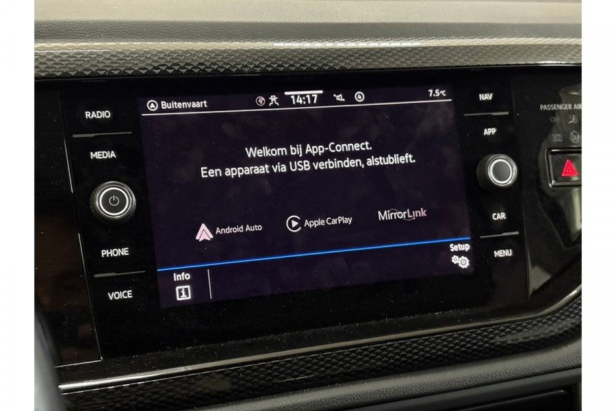 Volkswagen Polo 1.0 TSI Life DRAADLOZE LADER/VERKEERSBORD DETECTIE/APPLE CARPLAY
