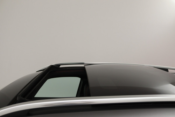 Mercedes-Benz Glb 200 Business Solution AMG (PANORAMADAK, SFEERVERLICHTING, TREKHAAK WEGKLAPBAAR, STOELVERWARMING, ELEKTR STOELEN)