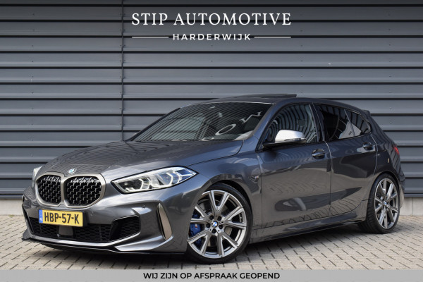 BMW 1 Serie M135i xDrive 306pk | Pano | Harman/Kardon | Head-Up | 19'' Wielen | Stuur + Stoelverwarming |