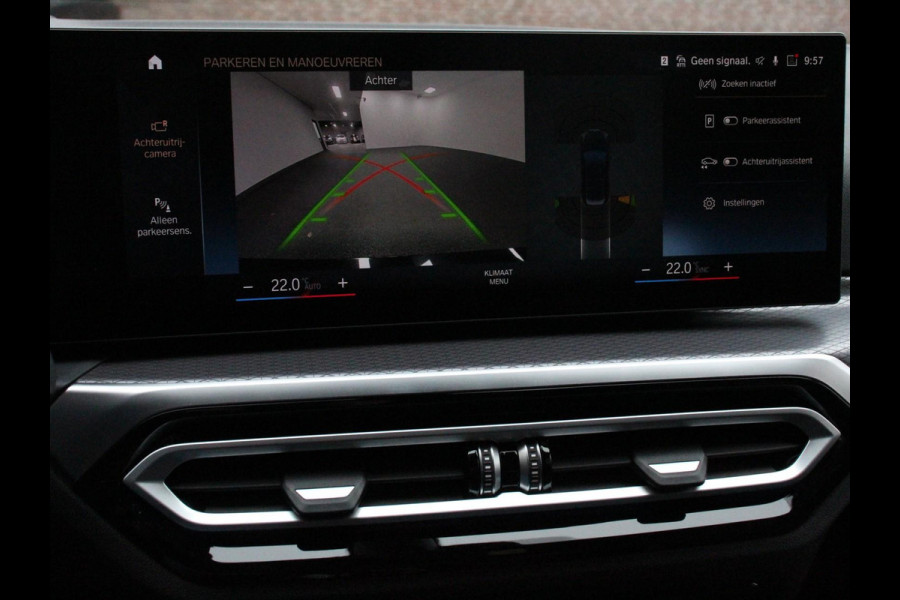 BMW 3 Serie Touring 330e M-Sport PHEV Digitale Cockpit Climate control Stoel verwarming LED Sfeer verlichting Lichtmetalen velgen Navigatie Apple carplay/ Android auto Parkeersensoren