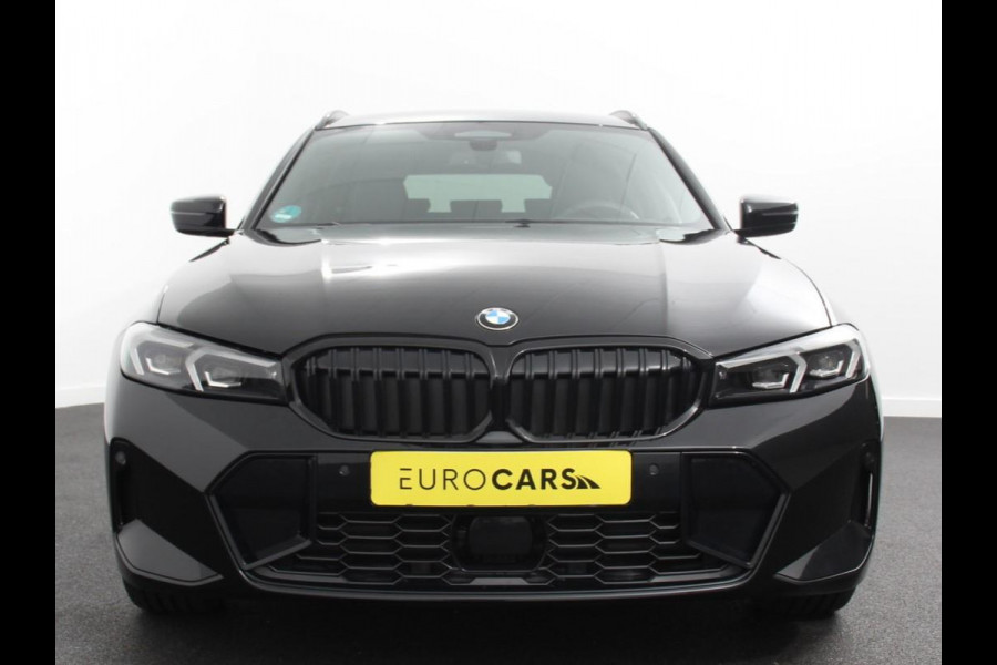 BMW 3 Serie Touring 330e M-Sport PHEV Digitale Cockpit Climate control Stoel verwarming LED Sfeer verlichting Lichtmetalen velgen Navigatie Apple carplay/ Android auto Parkeersensoren