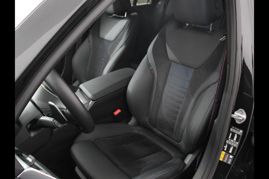 BMW 3 Serie Touring 330e M-Sport PHEV Digitale Cockpit Climate control Stoel verwarming LED Sfeer verlichting Lichtmetalen velgen Navigatie Apple carplay/ Android auto Parkeersensoren