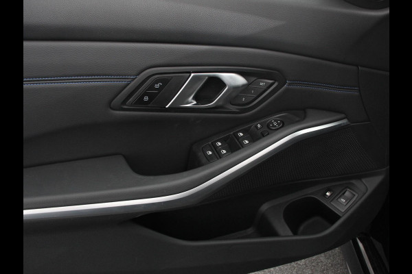 BMW 3 Serie Touring 330e M-Sport PHEV Digitale Cockpit Climate control Stoel verwarming LED Sfeer verlichting Lichtmetalen velgen Navigatie Apple carplay/ Android auto Parkeersensoren
