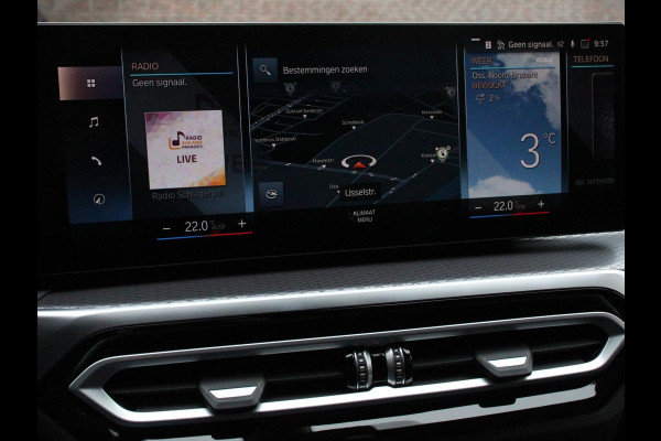 BMW 3 Serie Touring 330e M-Sport PHEV Digitale Cockpit Climate control Stoel verwarming LED Sfeer verlichting Lichtmetalen velgen Navigatie Apple carplay/ Android auto Parkeersensoren