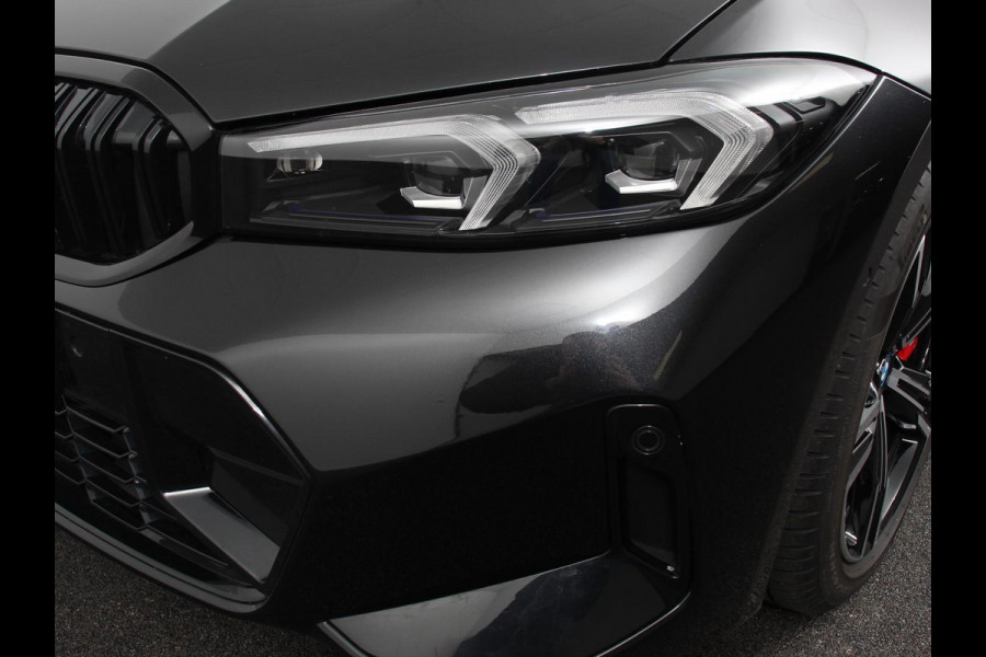 BMW 3 Serie Touring 330e M-Sport PHEV Digitale Cockpit Climate control Stoel verwarming LED Sfeer verlichting Lichtmetalen velgen Navigatie Apple carplay/ Android auto Parkeersensoren