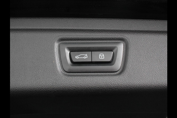 BMW 3 Serie Touring 330e M-Sport PHEV Digitale Cockpit Climate control Stoel verwarming LED Sfeer verlichting Lichtmetalen velgen Navigatie Apple carplay/ Android auto Parkeersensoren