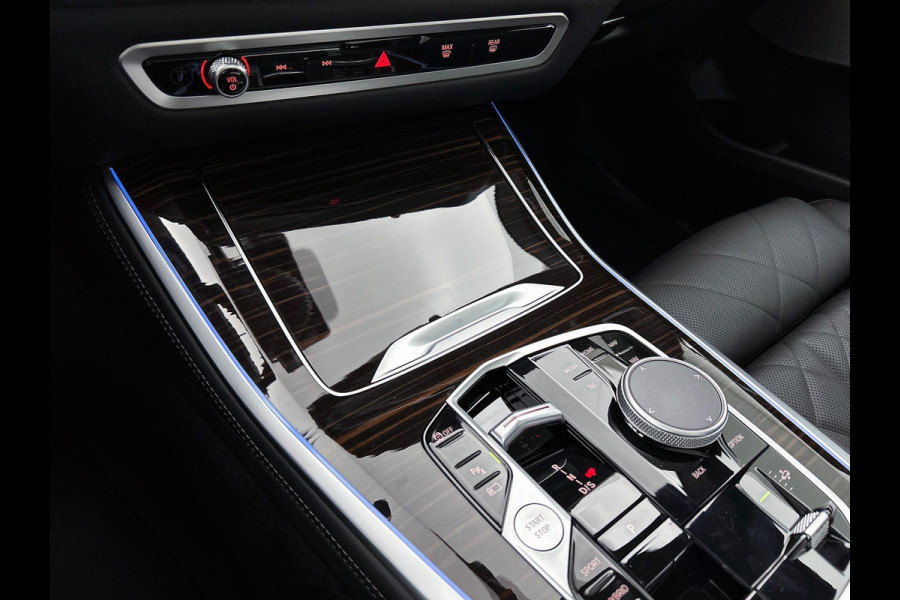 BMW X5 xDrive50e M Sport Pro FULL OPTION!! PANORAMADAK | 22” LMV | MASSAGE | GLOW-GRILLE