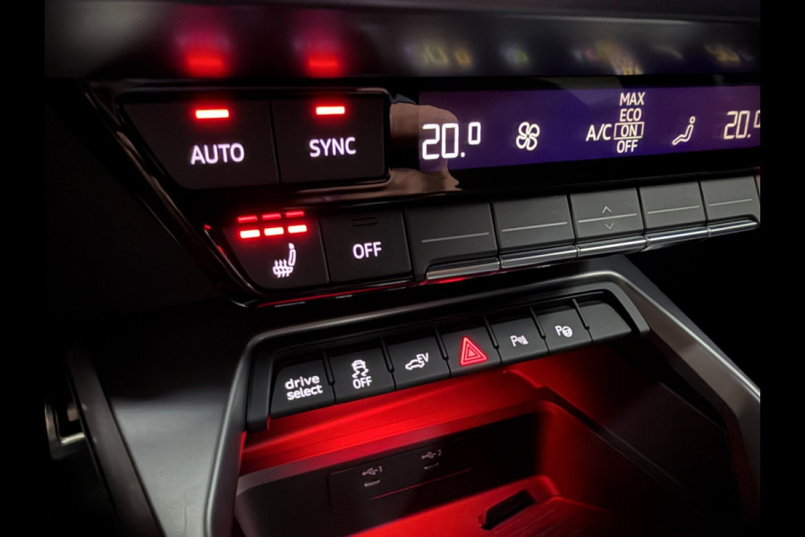 Audi A3 Sportback 45 TFSI e 3 X S-LINE S3 LOOK RS-STOELEN PANO/SFEERVERL/V-COCKPIT/NAVI/CARPLAY/DAB///