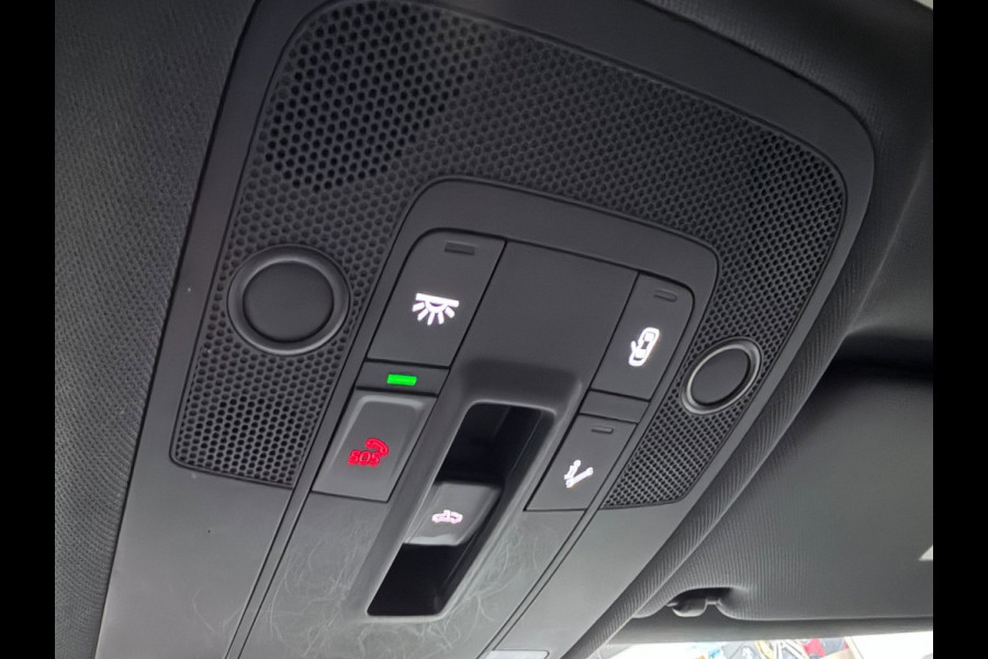 Audi A3 Sportback 45 TFSI e 3 X S-LINE S3 LOOK RS-STOELEN PANO/SFEERVERL/V-COCKPIT/NAVI/CARPLAY/DAB///