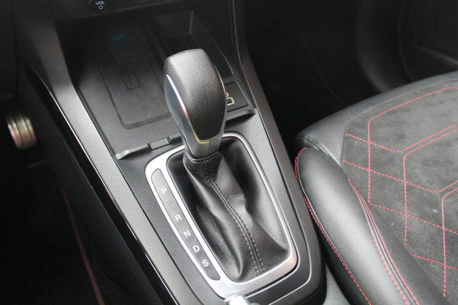 Ford Puma 1.0 EcoBoost Hybrid ST-Line X 125pk | Driver Assistance pack | Winterpack | Matrix LED