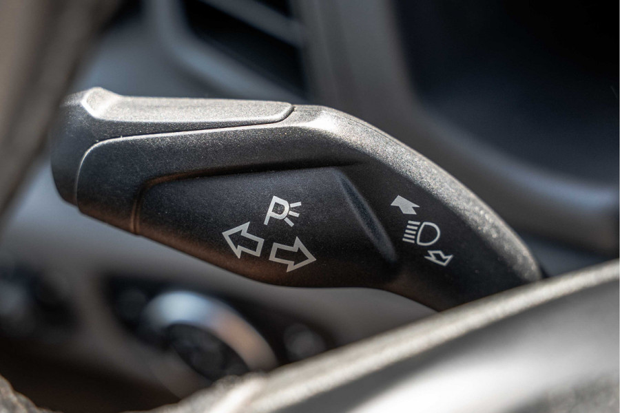 Ford Transit 2.0 EcoBlue L3H2 | 130 PK | 3-Zits | Carplay | Cruise | PDC | Airco | Trekhaak