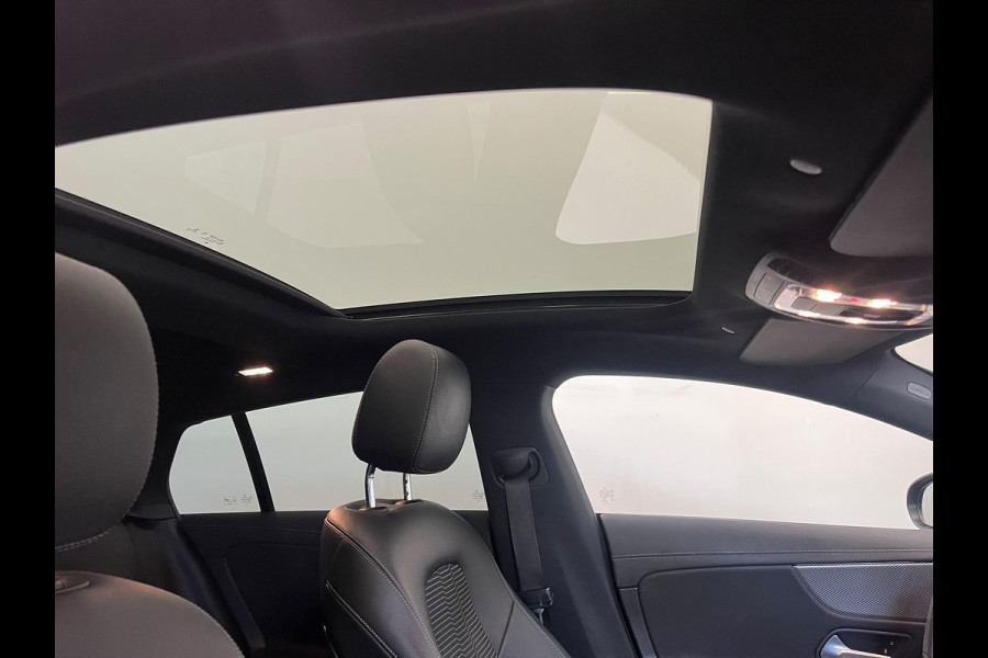 Mercedes-Benz CLA-Klasse Shooting Brake 250 e Business SoH 93% Panoramadak Trekhaak Navigatie Camera Parkeerhulp Cruise control Stoelverwarming Virtual Cockpit Full Led Half leder Climate Control Lichtmetalen velgen