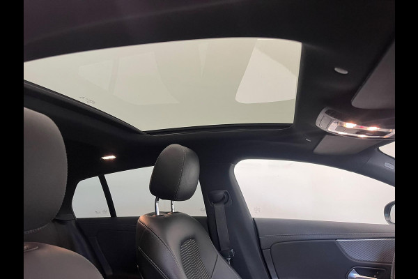 Mercedes-Benz CLA-Klasse Shooting Brake 250 e Business SoH 93% Panoramadak Trekhaak Navigatie Camera Parkeerhulp Cruise control Stoelverwarming Virtual Cockpit Full Led Half leder Climate Control Lichtmetalen velgen