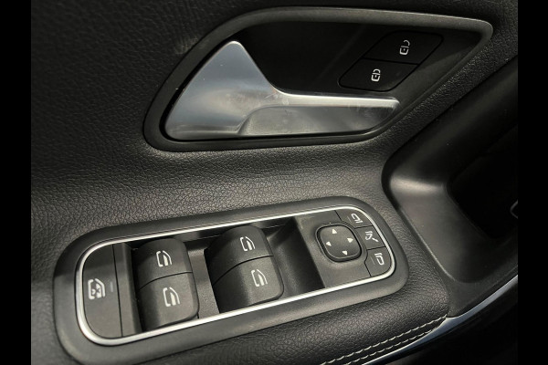 Mercedes-Benz CLA-Klasse Shooting Brake 250 e Business SoH 93% Panoramadak Trekhaak Navigatie Camera Parkeerhulp Cruise control Stoelverwarming Virtual Cockpit Full Led Half leder Climate Control Lichtmetalen velgen