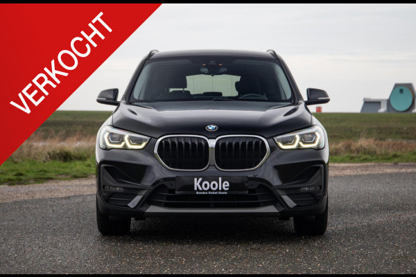 BMW X1 xDrive25e Executive CAMERA / CARPLAY / HEAD UP DISPLAY / LEDER / LED / CRUISE CONTROLE / STOELVERWARMING