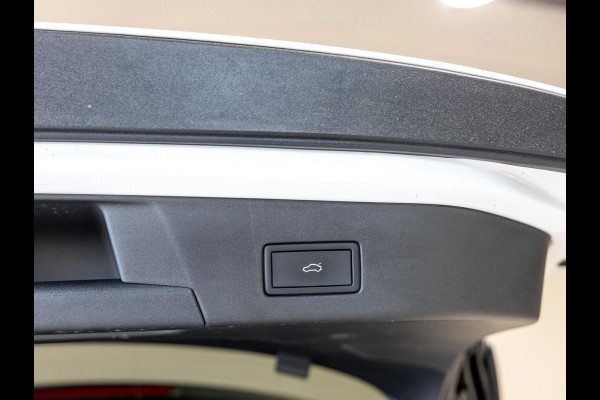 Volkswagen ID.4 Max 77 kWh 204pk / Head up display / Panoramadak / Trekhaak / Memory / Achteruitrijcamera / Navigatie / Apple carplay /