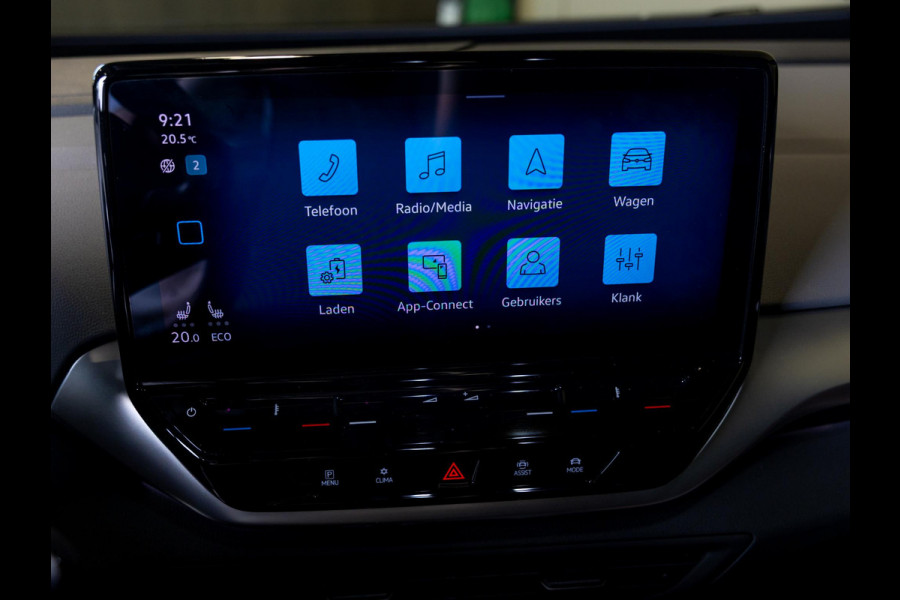 Volkswagen ID.4 Max 77 kWh 204pk / Head up display / Panoramadak / Trekhaak / Memory / Achteruitrijcamera / Navigatie / Apple carplay /