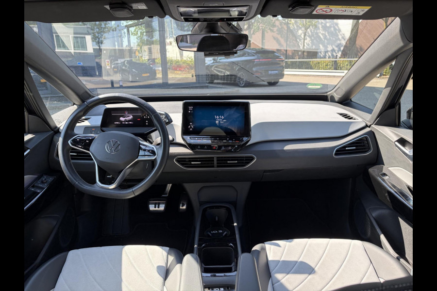 Volkswagen ID.3 Pro Edition Advantage 58 kWh 25.000 NAP | ORIGINEEL NL AUTO | VOLKSWAGEN DEALER ONDERHOUDEN | STOEL + STUURWIELVERWARMING | CAMERA | PDC | ADAPTIVE CRUISE | RIJKLAAR GELEVERD MET 12 MND BOVAG GARANTIE
