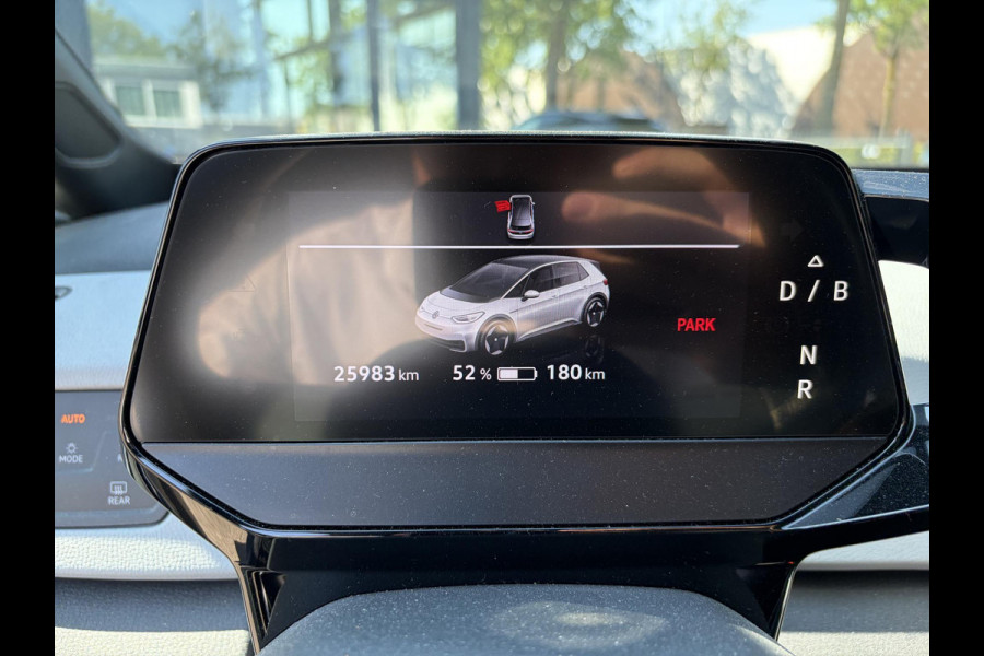 Volkswagen ID.3 Pro Edition Advantage 58 kWh 25.000 NAP | ORIGINEEL NL AUTO | VOLKSWAGEN DEALER ONDERHOUDEN | STOEL + STUURWIELVERWARMING | CAMERA | PDC | ADAPTIVE CRUISE | RIJKLAAR GELEVERD MET 12 MND BOVAG GARANTIE
