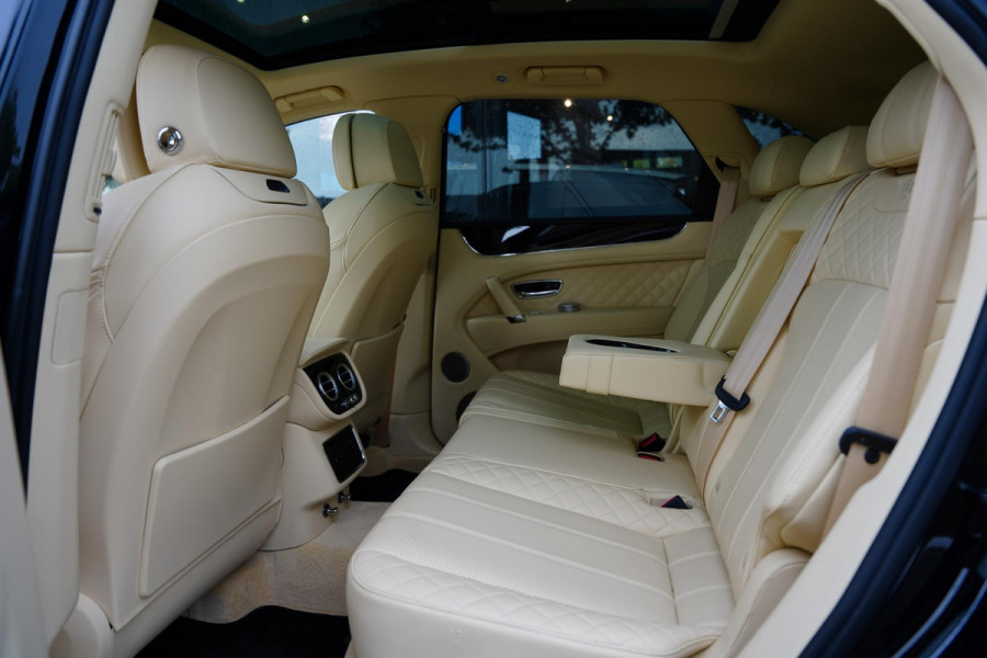 Bentley Bentayga 4.0 V8 / Beige Leder / NAIM