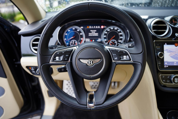 Bentley Bentayga 4.0 V8 / Beige Leder / NAIM