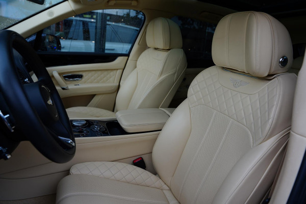 Bentley Bentayga 4.0 V8 / Beige Leder / NAIM